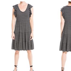 NWT Max Studio V-neck tiered dress Xsmall